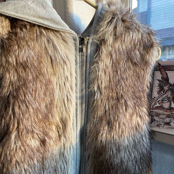 Y2k Faux fur furry hooded reversible sweater vest - Picture 5 of 17